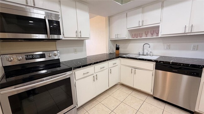 Foto del edificio - 1351 NE Miami Gardens Dr