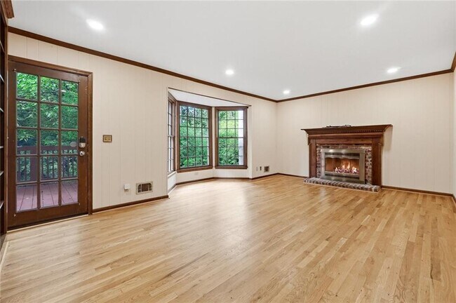 Building Photo - 3731 Dunwoody Club Dr