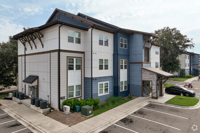 Primario - Lafayette Gardens