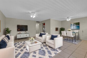 Building Photo - 2201 NE 36th St