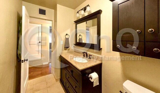 Foto del edificio - 4925 E Timrod St