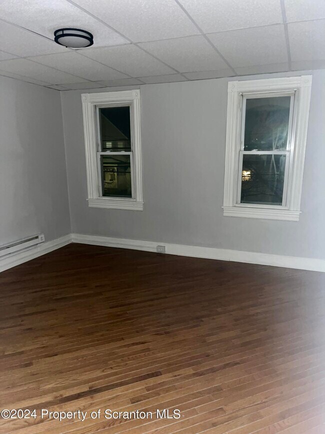 Foto del edificio - 746-748 River St