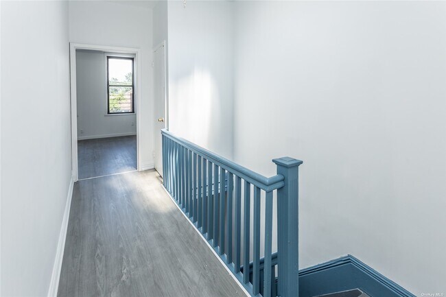 Foto del edificio - 90-40 Corona Ave.