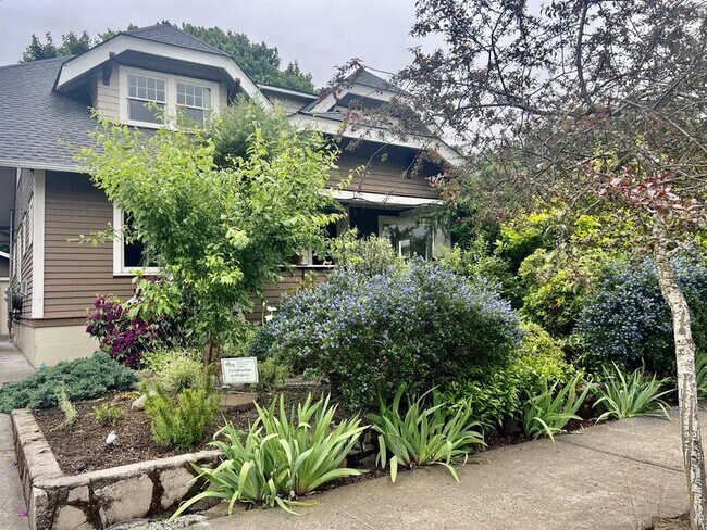 Foto del edificio - 5104 N Williams Ave