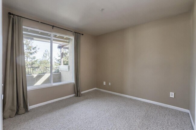 Foto del edificio - 801 S Winchester Blvd