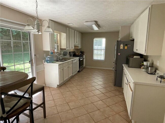 Foto del edificio - 3285 McClure Woods Dr