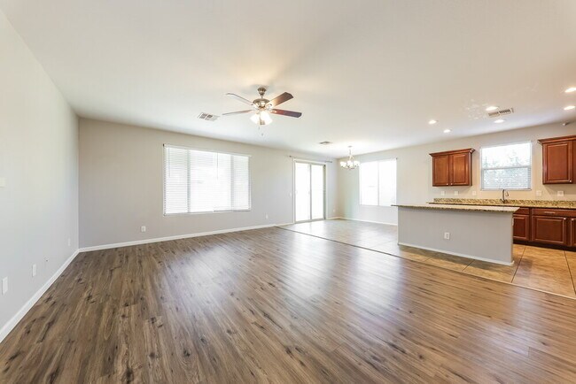 Foto del edificio - 12145 W Patrick Ln