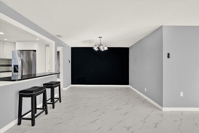 Foto del edificio - 7902 Canna Dr