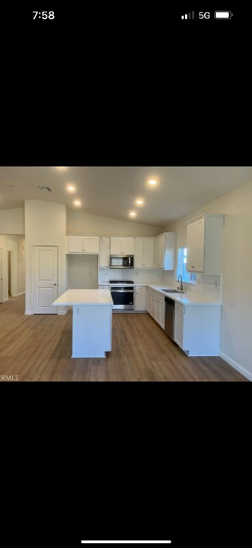 Foto del edificio - 15640 San Diego Ln