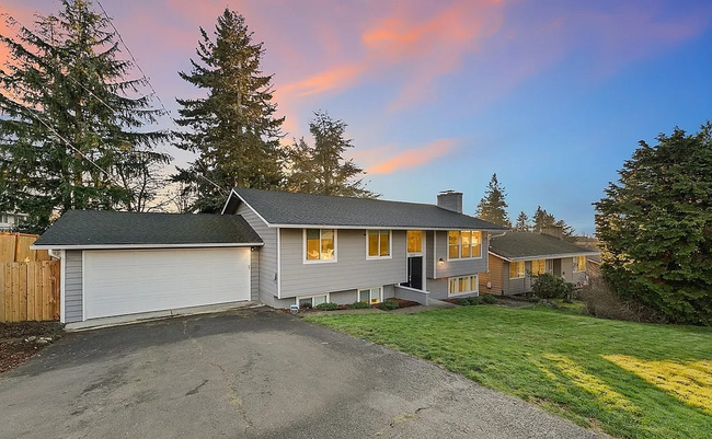 Building Photo - Beautiful Kent WA Home! Apply Today!