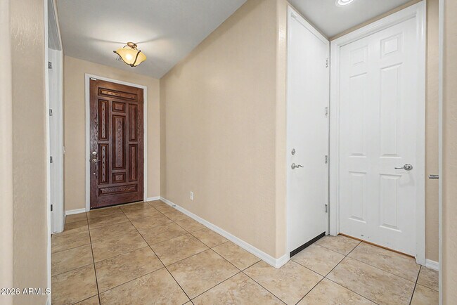 Building Photo - 2531 E Eleana Ln