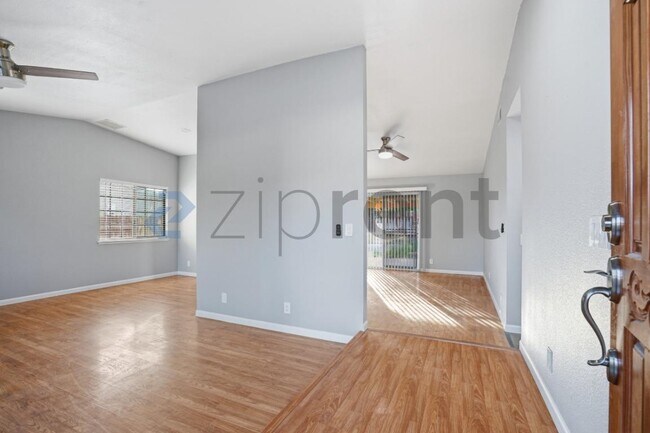 Building Photo - 44119 Kirkland Ave