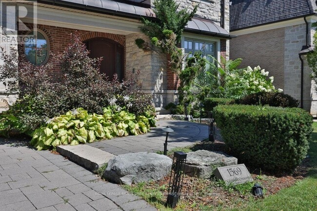 Photo du bâtiment - 1569 Glenhill Crescent