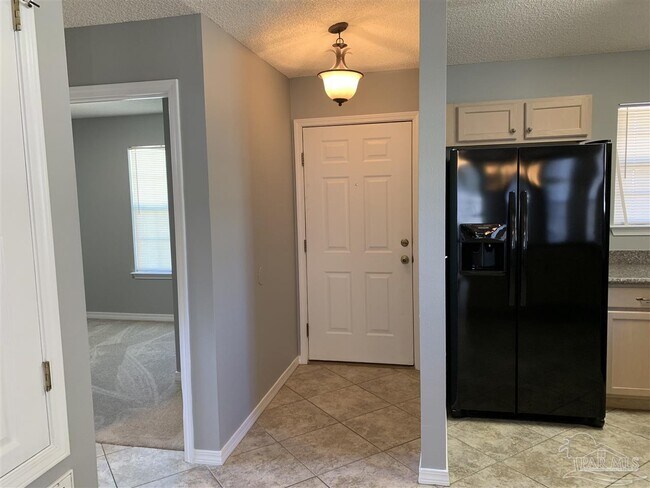 Building Photo - 7926 Heirloom Dr