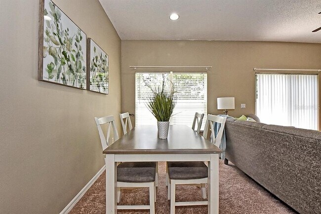 Foto del edificio - 2445 Harleyford Pl