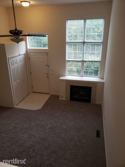 Building Photo - 2 br, 1.5 bath  - 1877 Lindsay Ln