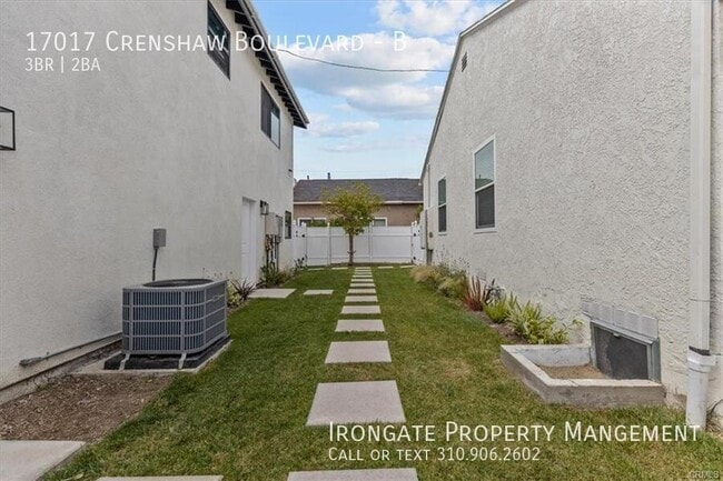 Building Photo - 17017 Crenshaw Blvd