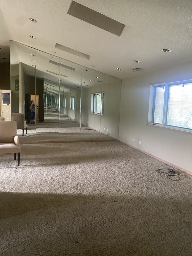 Family Room - 109 E Sanctuary Dr