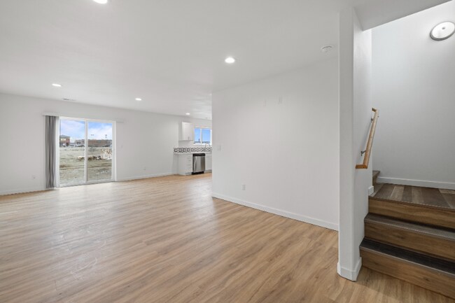 Foto del edificio - 2637 W Marina Dr