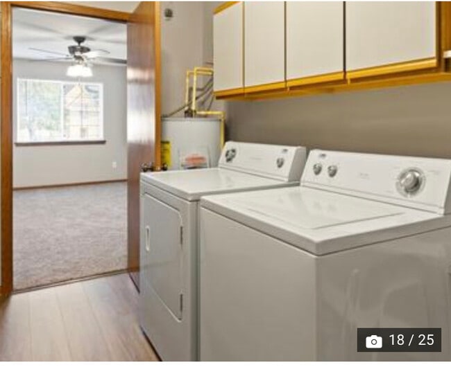 Laundry room - 4887 Easy St