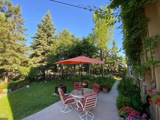 Yard View - 427 19th Ave NE