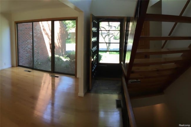 Building Photo - 1 Brookwood Ln
