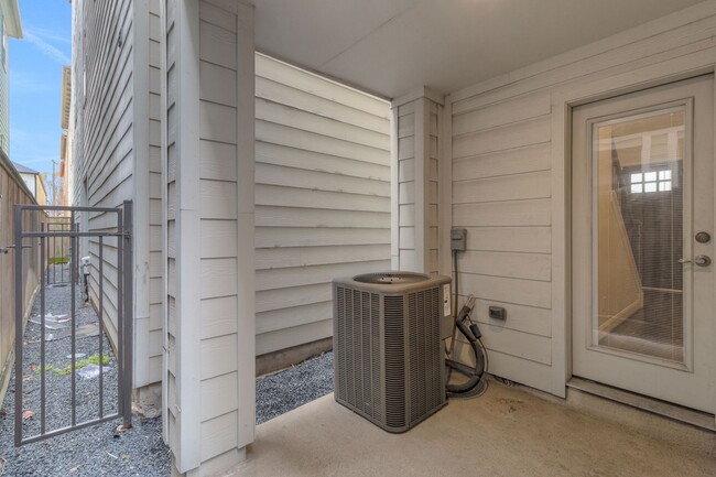 Foto del edificio - 1030 W 26th St