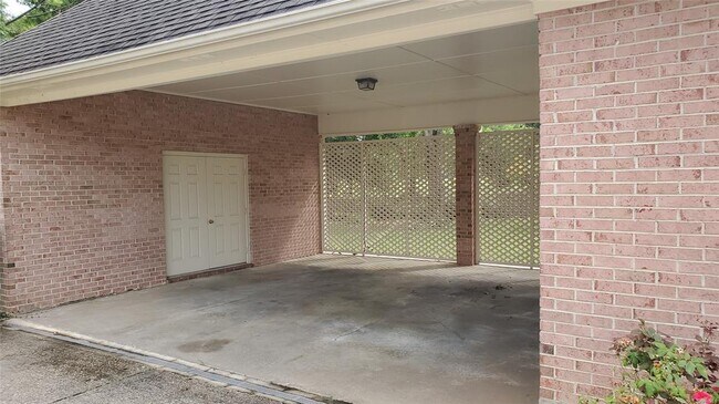 Building Photo - 9424 Heathrow Dr