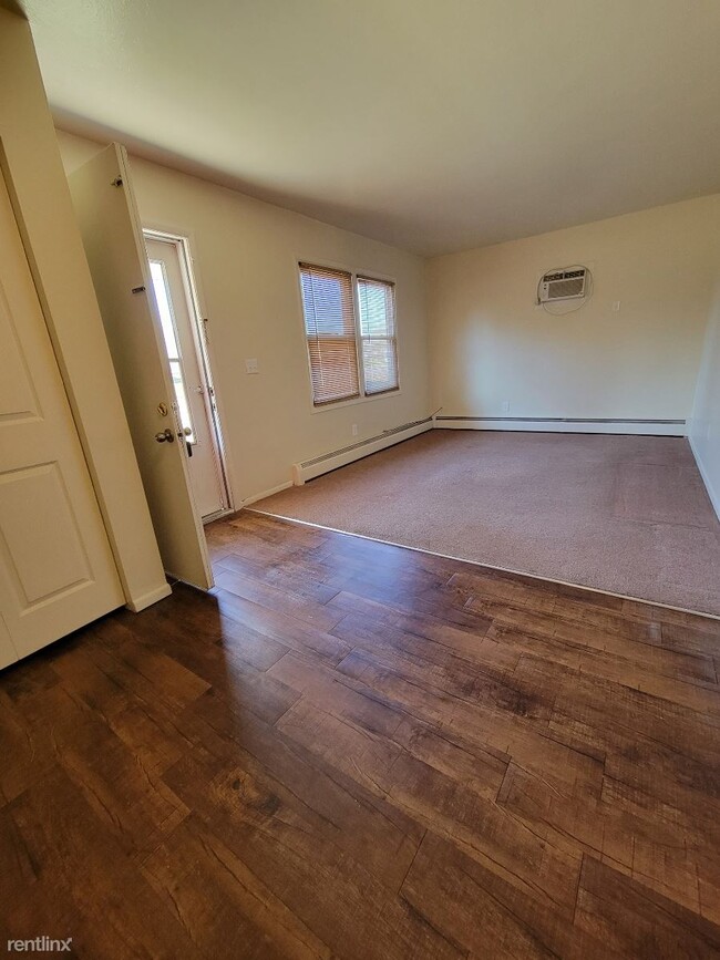 Building Photo - 2 br, 1 bath Townhome - Tecumseh Townhomes...