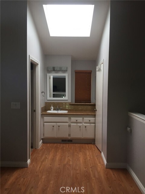 Foto del edificio - 4900 4900 E Chapman Ave