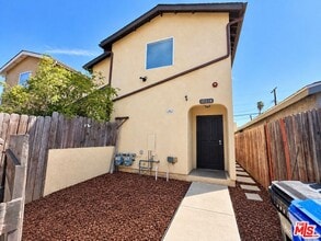 Building Photo - 10218 San Pedro St