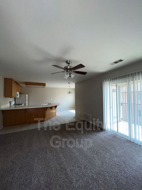 Foto del edificio - 2521 W Lark Ave