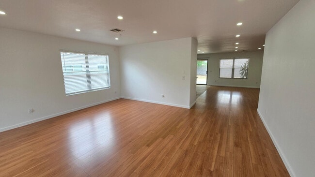 Building Photo - 15537 W Gelding Dr