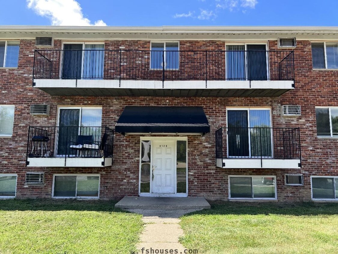 Warren Park 2 Bedroom Apartment w/Balcony - Warren Park 2 Bedroom Apartment w/Balcony