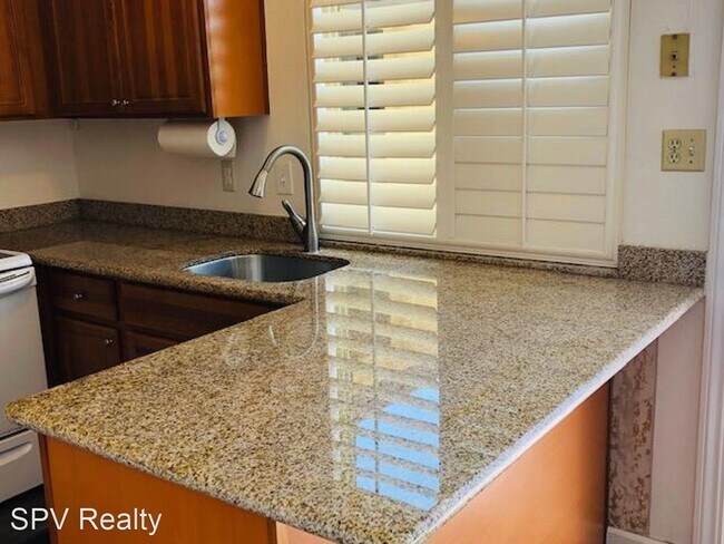 Building Photo - 3 br, 1.5 bath House - 27654 Del Norte Ct