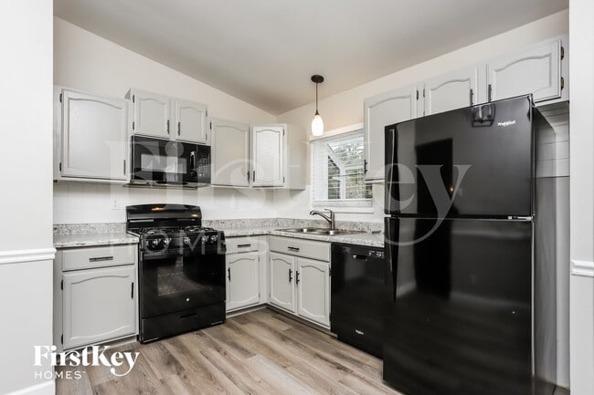 Foto del edificio - 855 Windemere Ave