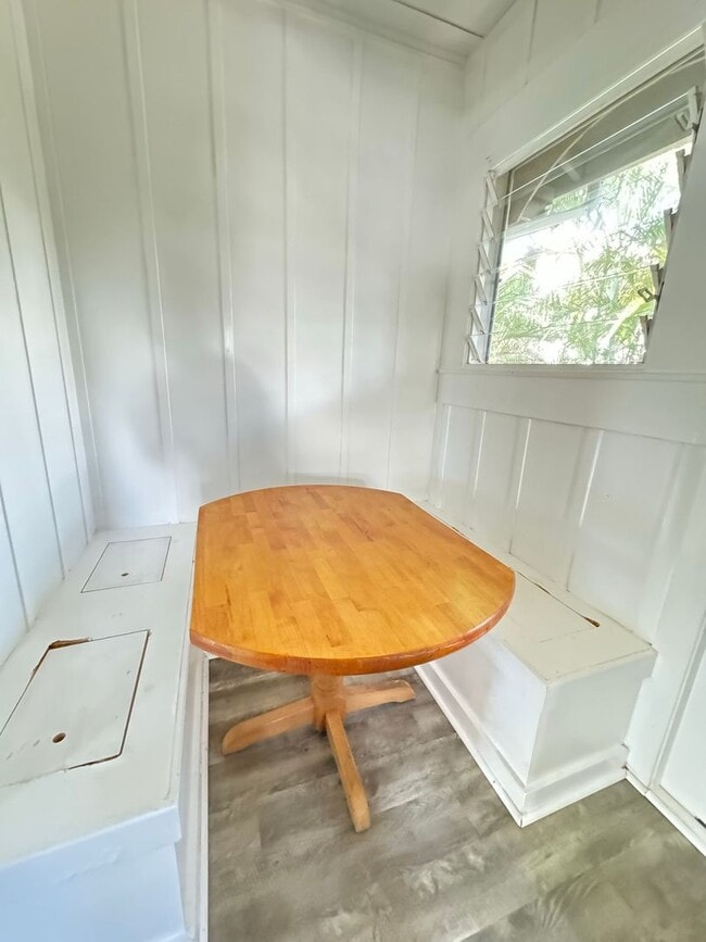 Building Photo - Charming House in Manoa 4 bed with bonus a...