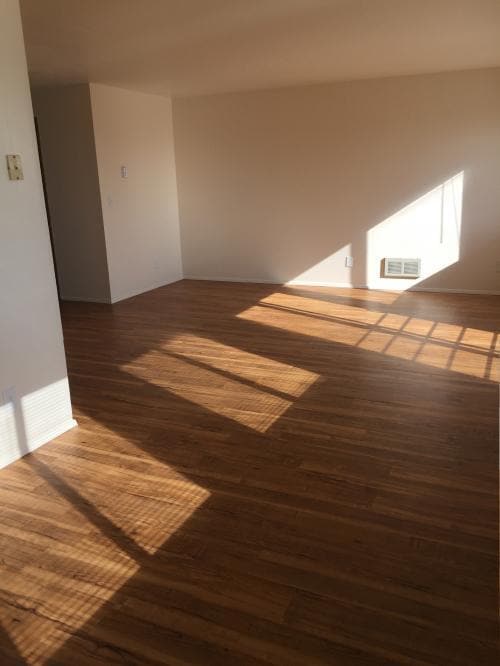 Building Photo - 2 bedroom in Seattle WA 98103