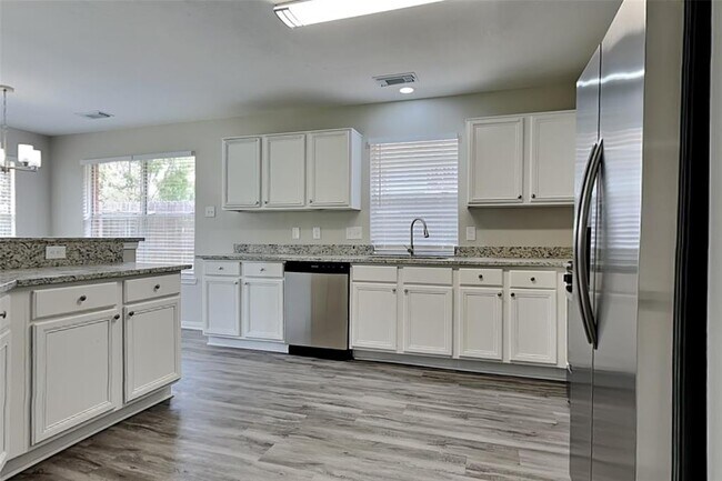 Building Photo - 3318 Noble Hollow Dr