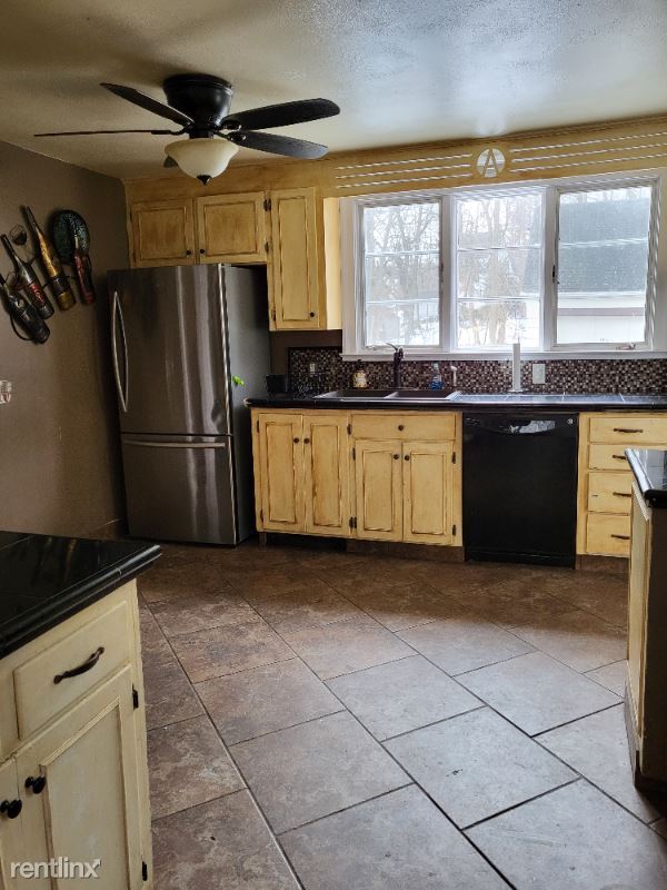 4 br, 1.5 bath House 738 Corbin Ave. House Rental in New Britain