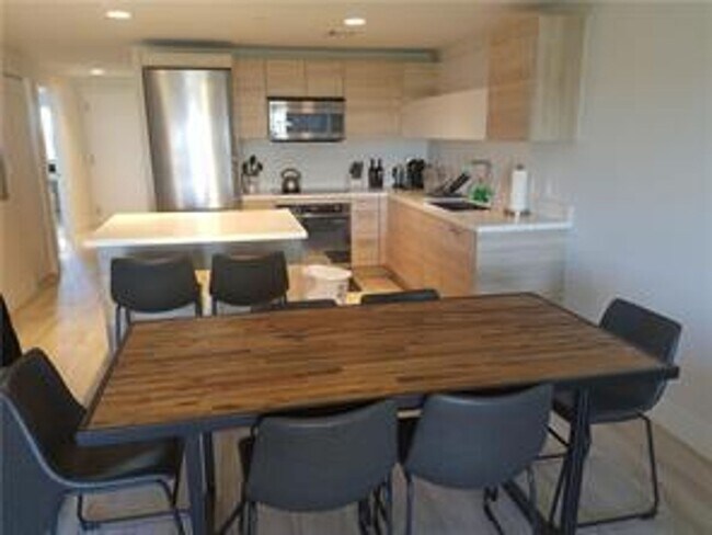 Building Photo - 16385 Biscayne Blvd