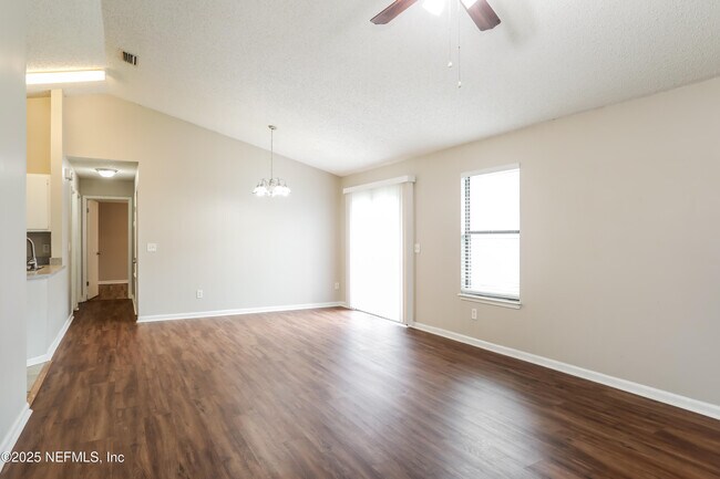 Building Photo - 2626 Malibu Cir