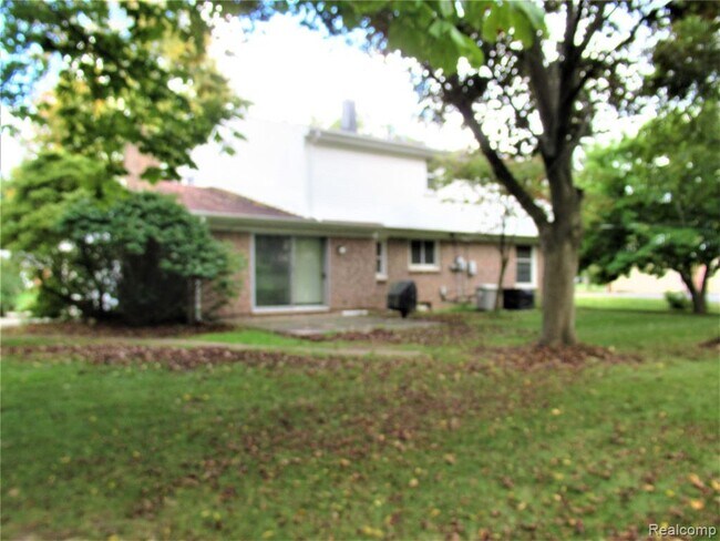 Foto del edificio - 4048 Newland Dr W