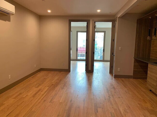 Building Photo - 1140 DeKalb Ave