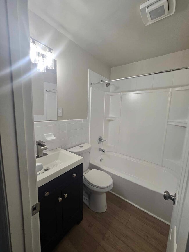 Building Photo - 5021 Jacksboro Pike