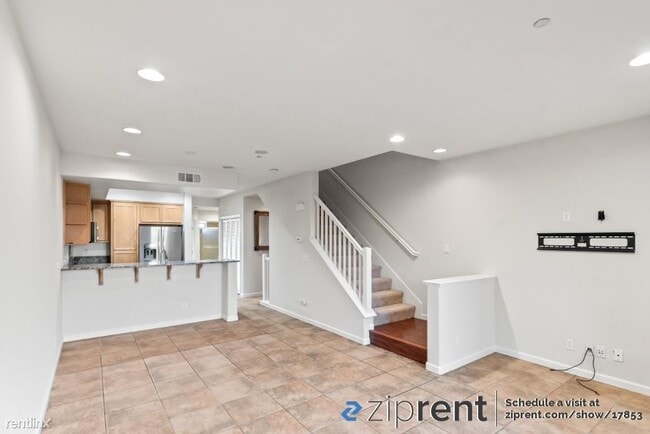 Foto del edificio - 3 br, 3 bath Townhome - 2112 Sheffield Dri...