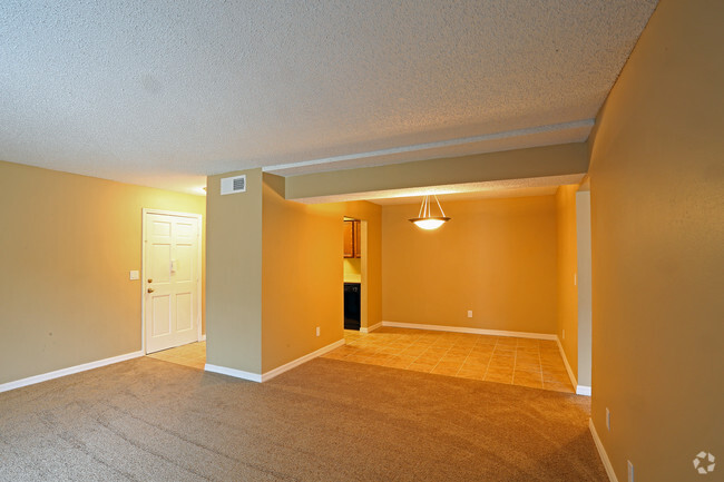 Living Room - Foxcroft Apartments