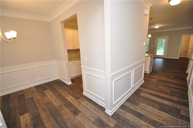Building Photo - 40 Pathway Dr