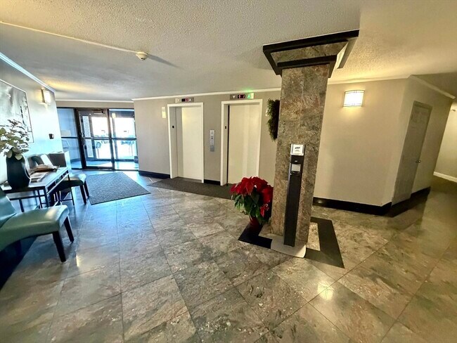 Foto del edificio - 151 Coolidge Ave