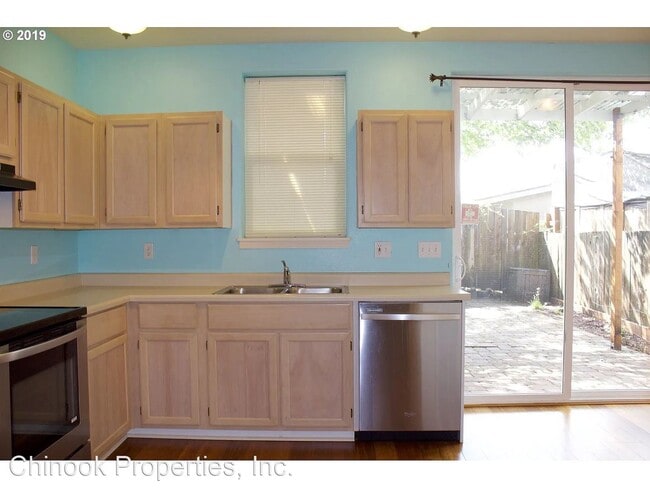 Building Photo - 2 br, 1 bath House - 43 Lawrence St.
